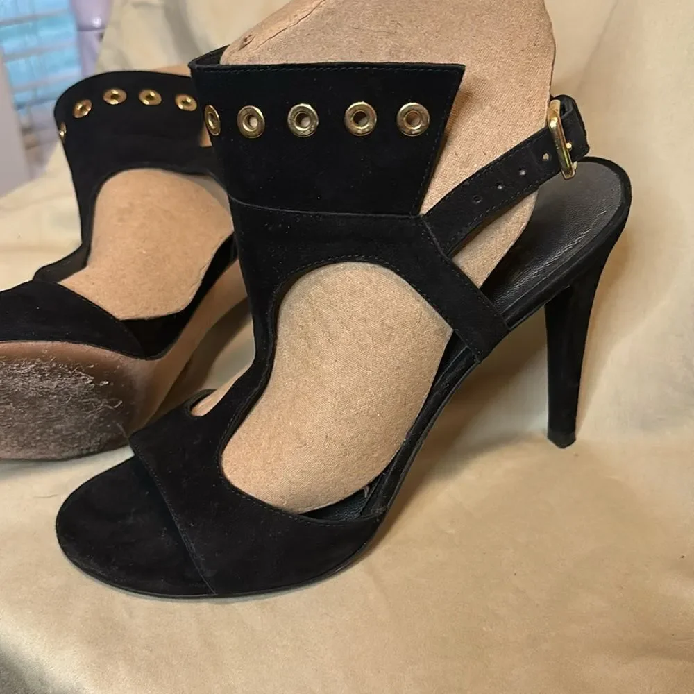 STUART WEITZMAN Cuffy T-Strap Grommet-Detail Heels